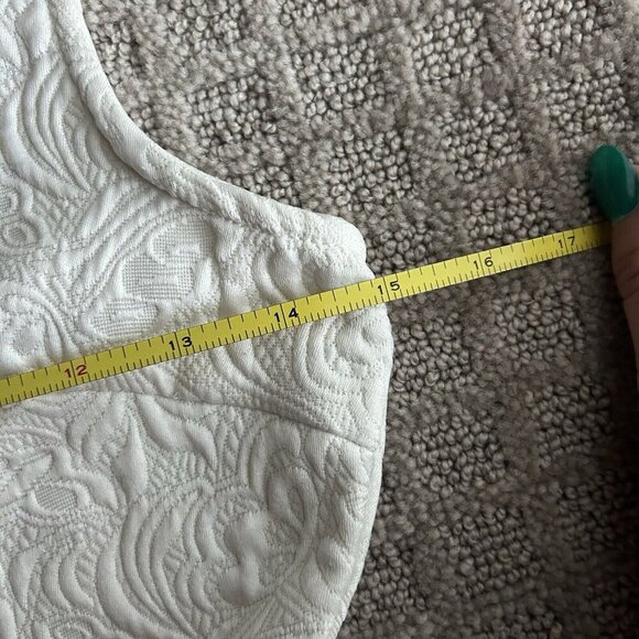 Alya Sleeveless Top Ivory Off White Womens Size Small S Zip Floral Brocade - Picture 8 of 9